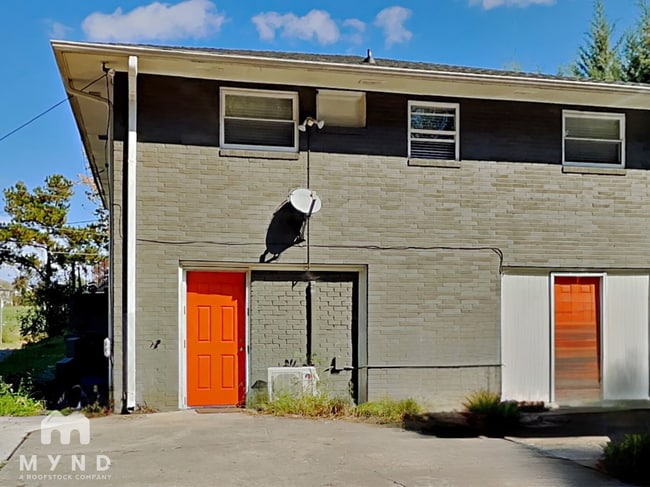 Building Photo - 1729 Morehead Ave Rental