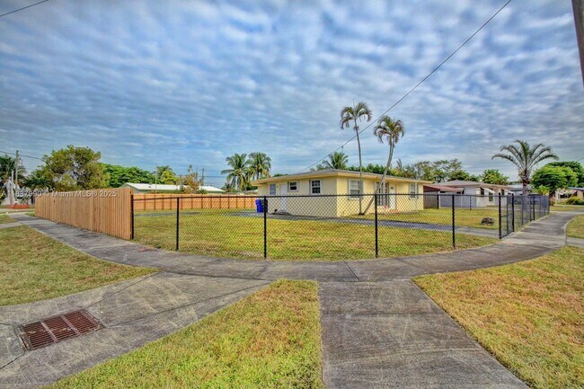 Photo - 3531 SW 36th St