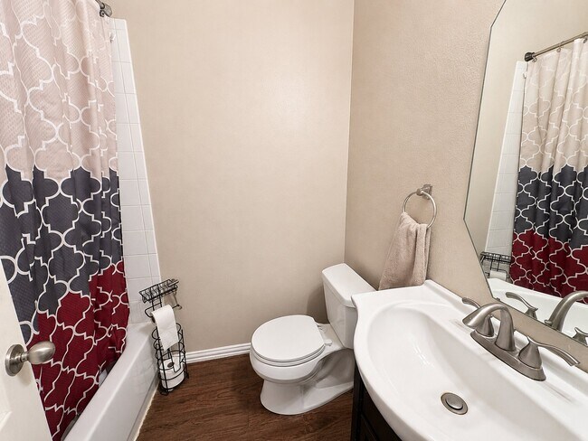 Photo - 814 Honey Hill Dr