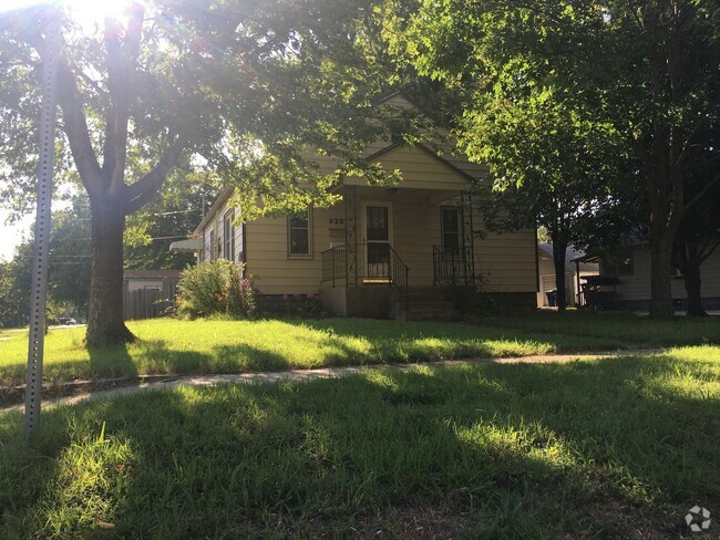 Building Photo - $795 - 2 bed 1 bath - Single Family Home