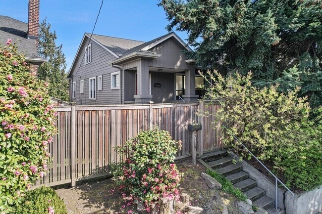Building Photo - 5016 7th Ave NE Rental