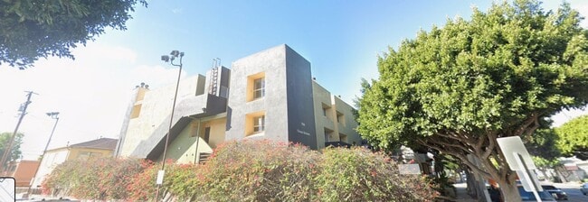 Building Photo - 1116 14th St Unit C