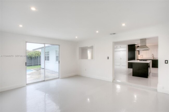 Photo - 9825 SW 196th St