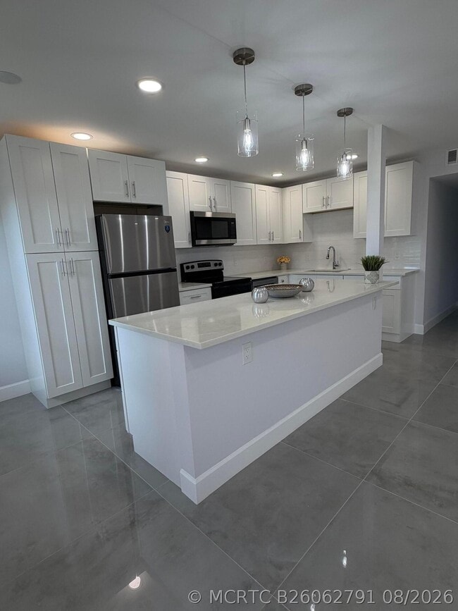 Photo - 353 Mansfield Dr