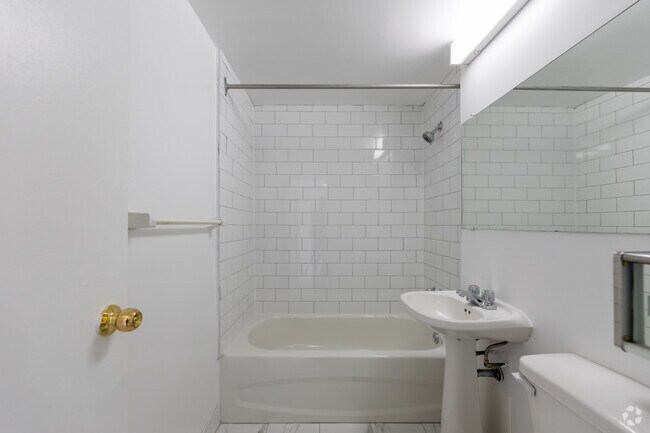 1BR, 1BA - Bathroom
