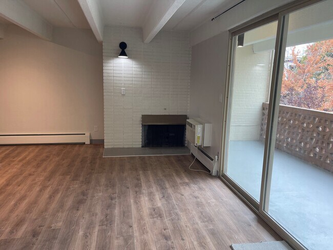 800 Emerson