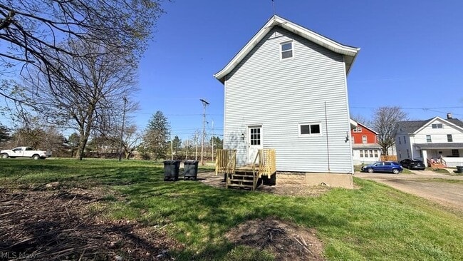 Photo - 1432 League St