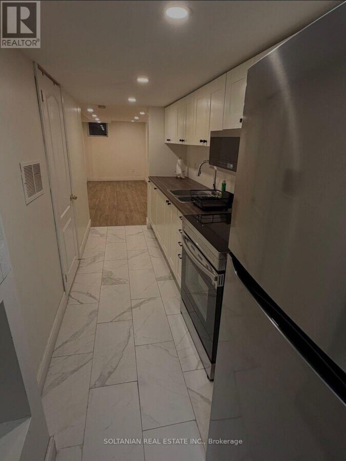 Photo - 110 Warwick Crescent