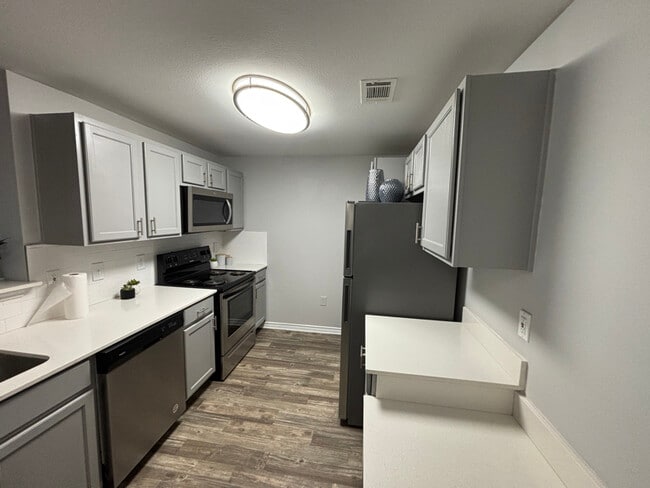 Photo - 4925 Cromwell Dr Unidad a1