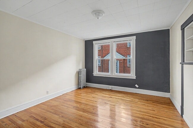 902 Main St Unit 1L