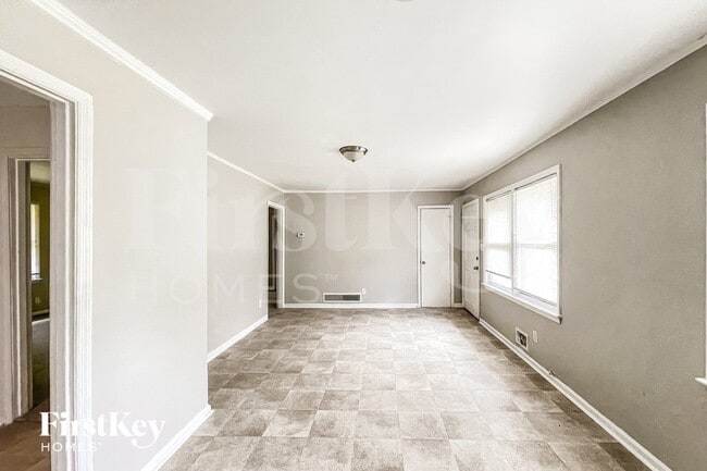 Photo - 1107 Indale Pl SW