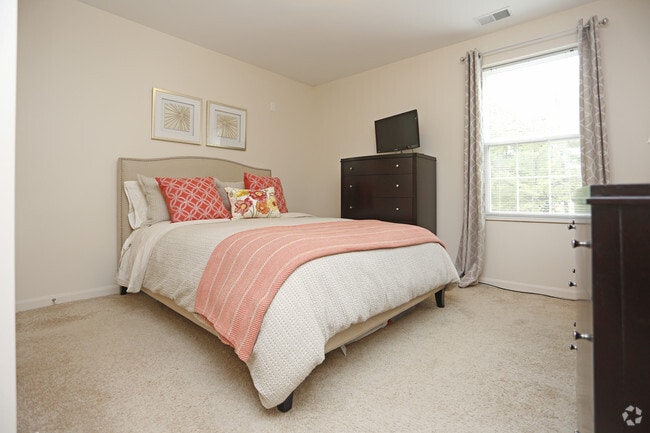2BR, 1BA -865 SF