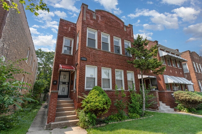Building Photo - 1702 N Meade Ave Rental
