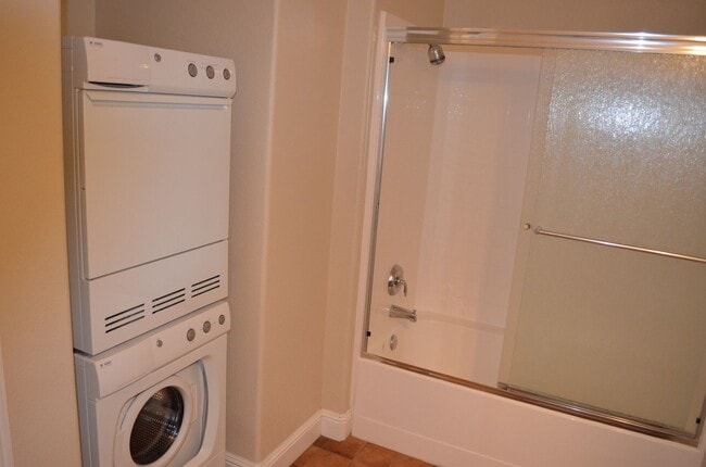 Photo - 2 Bed / 2 Bath Apartment | 1,021 Sq. Ft. | Washer & Dryer Included Unit 201