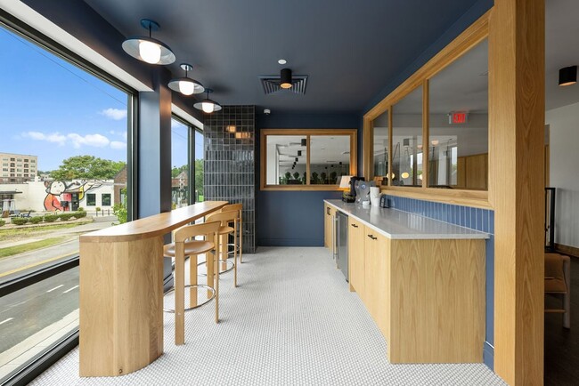 Espresso Lounge - Alexan Moto