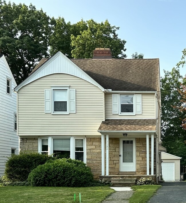 Building Photo - 3582 Northcliffe Rd Rental