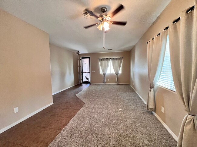 Photo - 1418 W Crape Rd