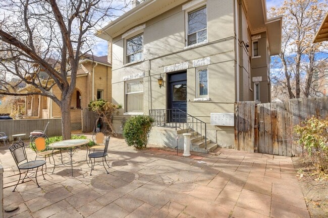 Building Photo - 1133 N Clarkson St Unit 02