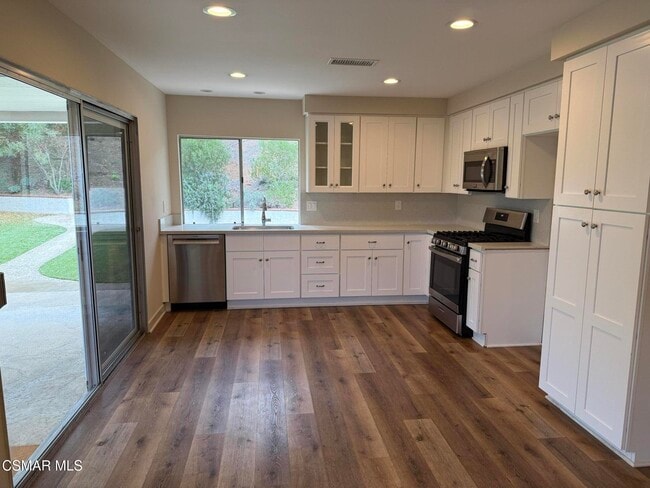 Photo - 2881 Lodgewood St