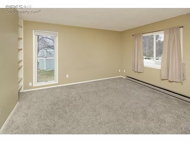 Photo - 537 Strachan Dr