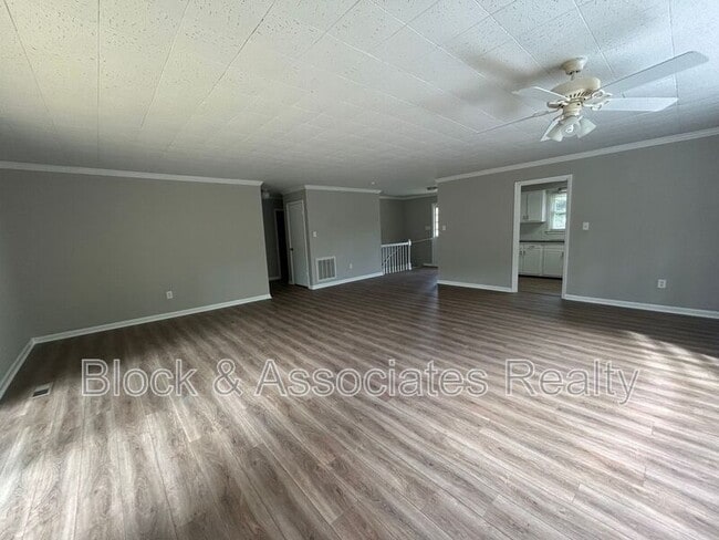 Photo - 735 W Mountain St