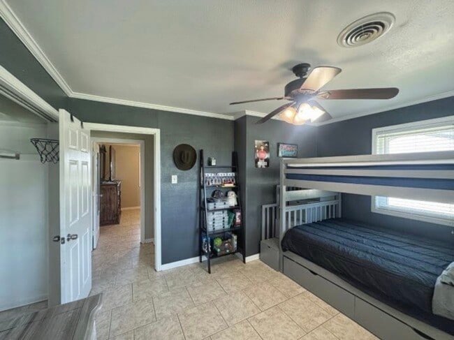 Photo - 509 Light St