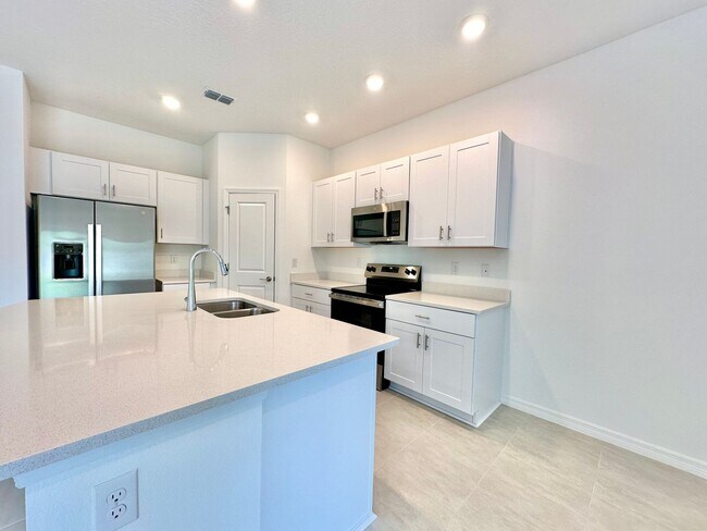 Photo - Stylish 3Bedrooms 2.5Bath townhome-living ...