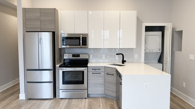 Building Photo - 4262 Parkside Ave Unit 5