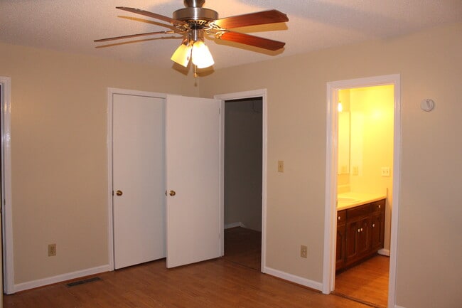 Photo - 359 Jamestown Manor Dr