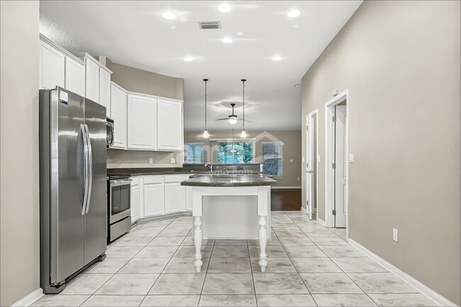 Photo - 86021 Aladdins Way