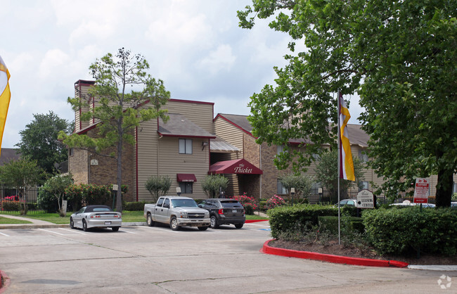 Building Photo - Thicket Apartments