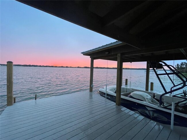 Building Photo - 879 S Terrace Dr