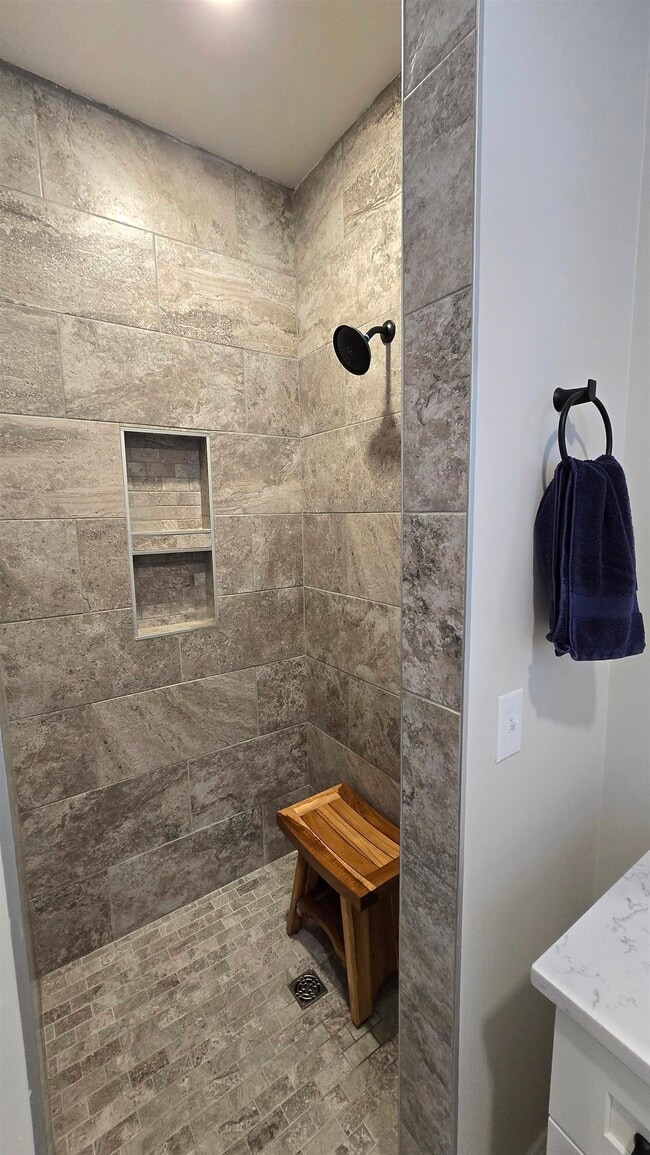 Photo - 24 John Hardie Wy