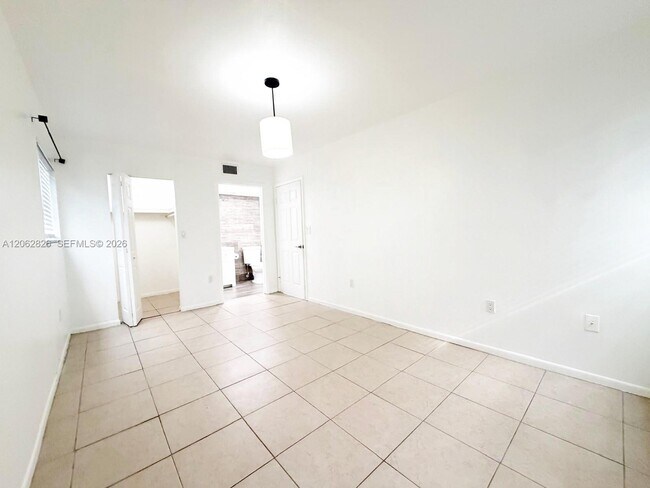 Photo - 20681 NE 4th Pl Unit 101