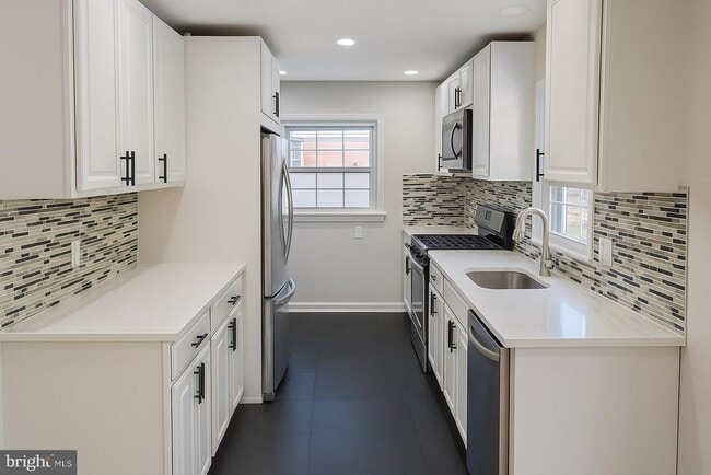 Photo - 3910 Canterbury Way