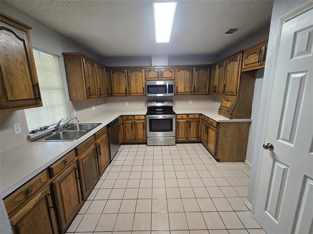 Photo - 925 Shell Ln