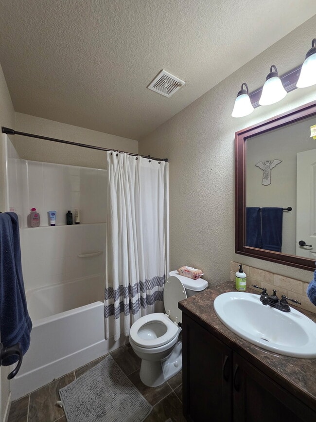 Photo - 121 Primrose Ct