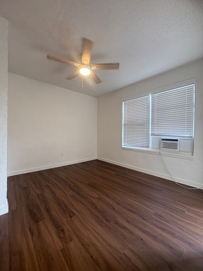 Photo - 667 W Osceola St