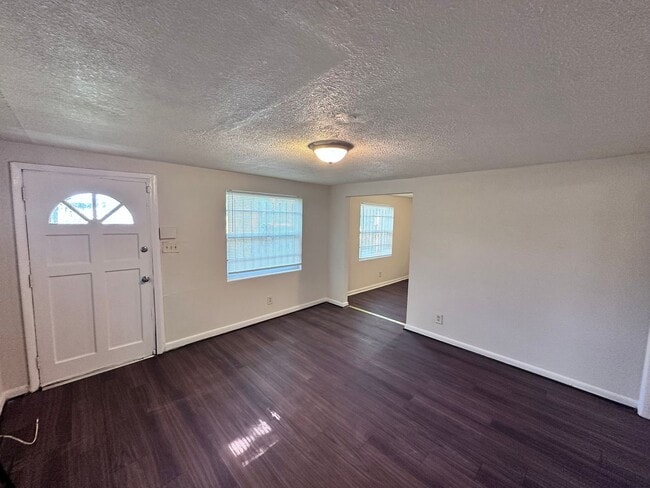 Photo - Charming Home in the Heart of Jacksonville! **2 WEEKS FREE**