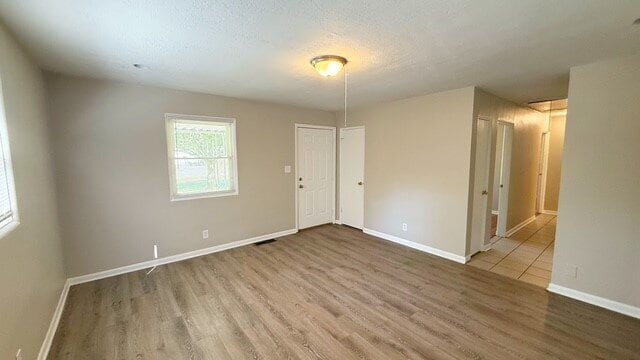 EAST - 3 BEDROOM/1.5 BATH RANCH HOME AVAILABLE NOW!