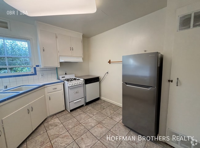Building Photo - 1160 Hearst Ave Unit D Rental