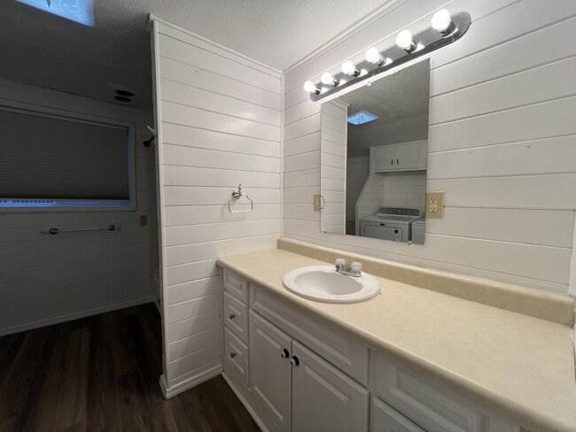 Photo - 1803 SE Salem Ave