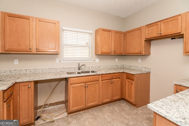 Photo - 4766 Highpoint Way