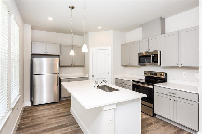 Photo - 816 E Voorhis Ave