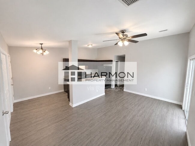 Photo - 816 N Crestway Ave