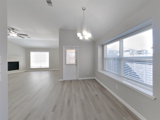 Photo - 6834 Oaken Gate Way