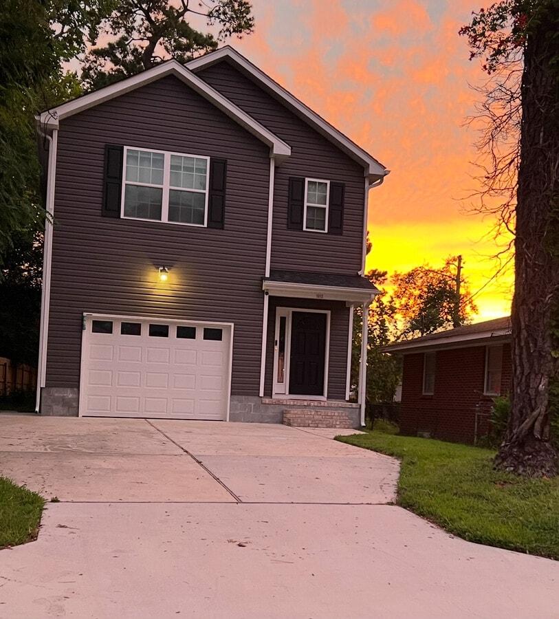 Welcome home! This beautiful and spacious 4-bedroom, 2.5-bathroom home with approximately 1,900 sq. - 1612 Jackson Ave House