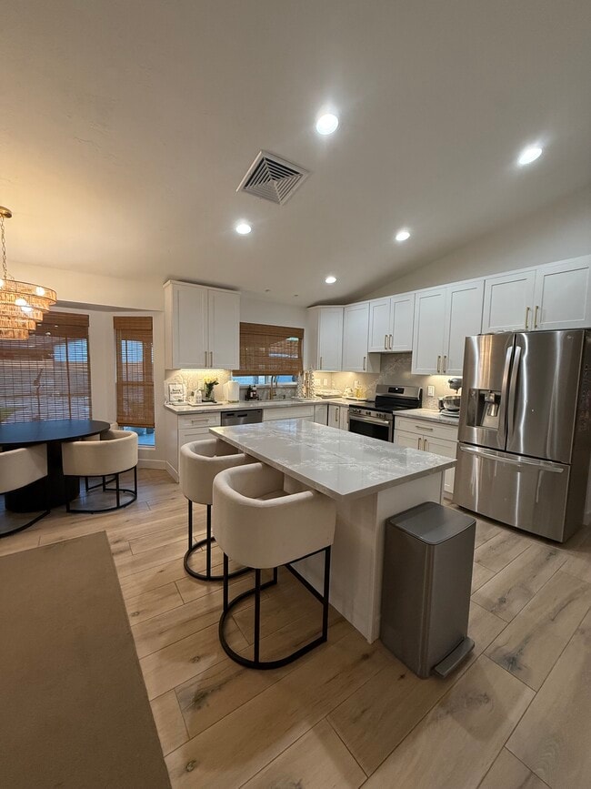 Photo - 948 E Grandview St