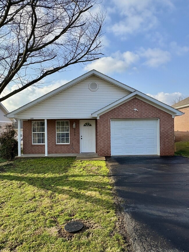 Building Photo - 353 Catalpa Cir