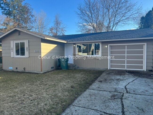 Photo - 2 bed house w/ fenced yard